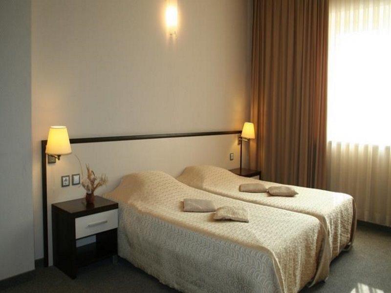 Kendros Hotel Plovdiv Exteriör bild